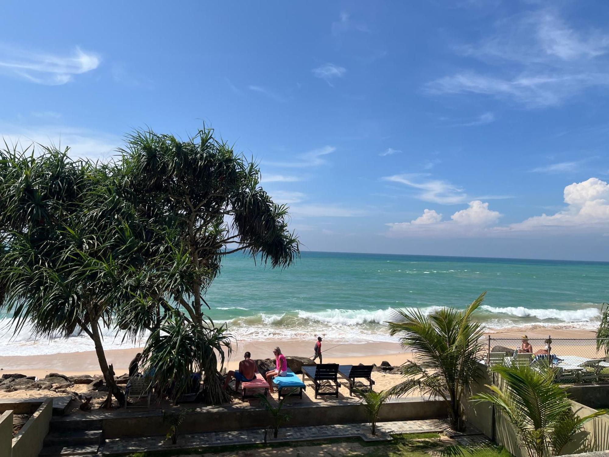 אמבלנגודה Blue Wave Beach Villa By Aaryan Group מראה חיצוני תמונה