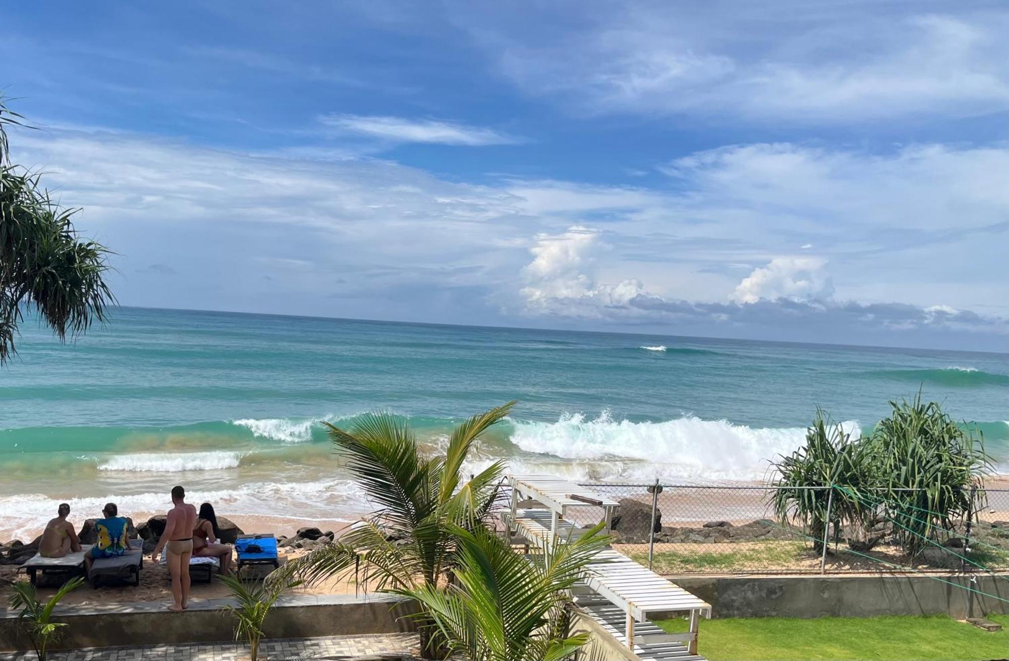אמבלנגודה Blue Wave Beach Villa By Aaryan Group מראה חיצוני תמונה
